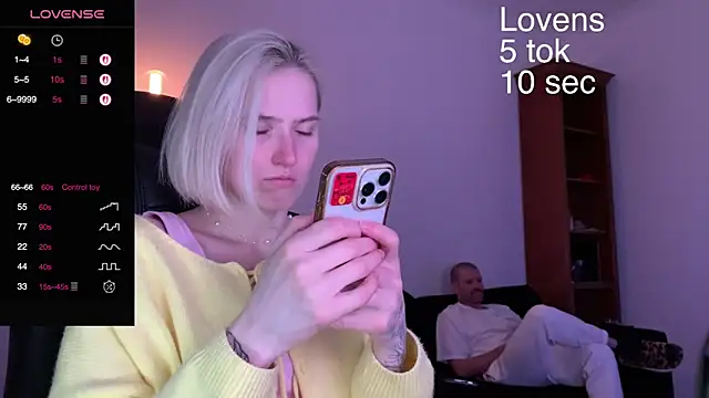 Snapshot of Sexy_Sweets chatting on 09.27.25 Sexy Sweets online show from 09.27.25