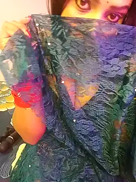 Snapshot of beauty_alina chatting on 12.22.24 beauty alina online show from 12.22.24