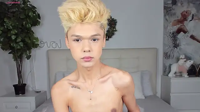 Felix Rey online show from 12.05.25