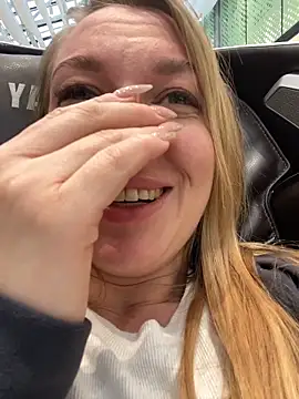 Sweet   Emily online show from 10.04.25