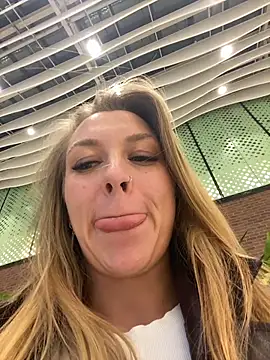 Sweet   Emily online show from 12.18.25