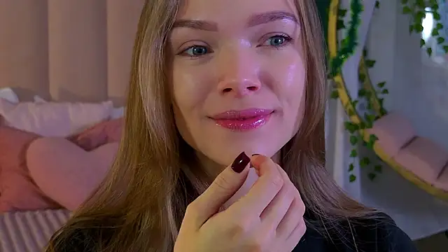 Eva Natsumi online show from 12.21.24