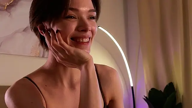 Eva Natsumi online show from 03.01.25