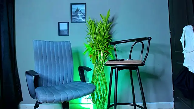 Snapshot of Damian_022 chatting on 11.13.25 Damian 022 online show from 11.13.25