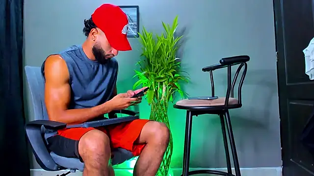 Snapshot of Damian_022 chatting on 11.15.25 Damian 022 online show from 11.15.25