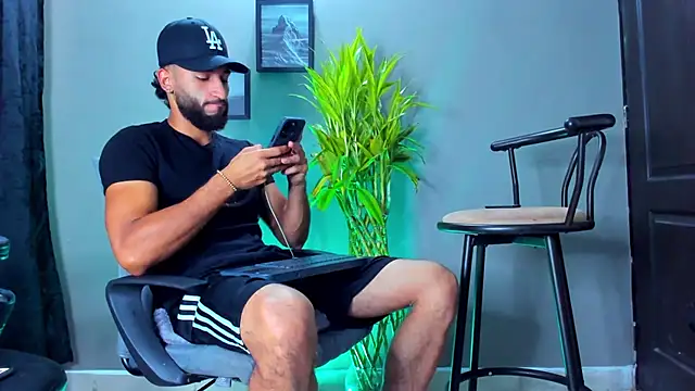 Snapshot of Damian_022 chatting on 02.06.26 Damian 022 online show from 02.06.26