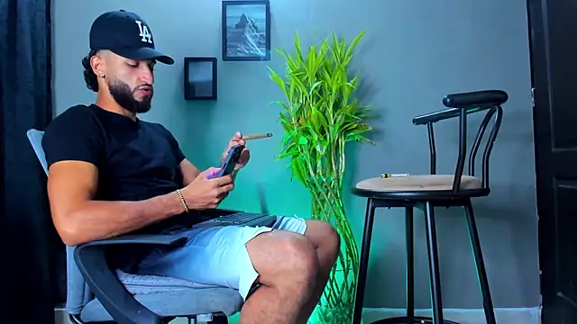 Snapshot of Damian_022 chatting on 02.24.26 Damian 022 online show from 02.24.26