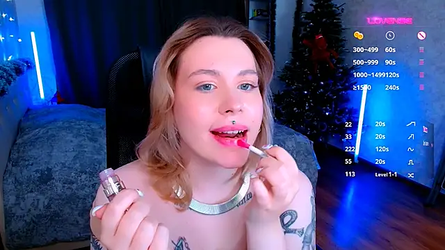 Snapshot of Blueberry-baby chatting on 12.14.24 Blueberry-baby online show from 12.14.24