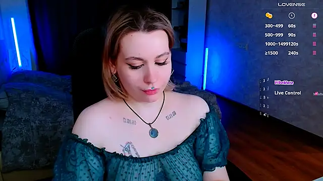 Snapshot of Blueberry-baby chatting on 02.23.25 Blueberry-baby online show from 02.23.25