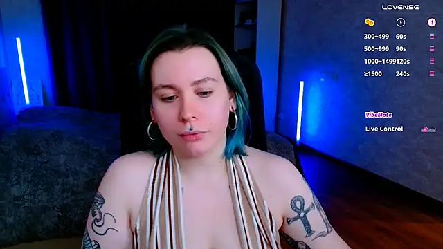 Snapshot of Blueberry-baby chatting on 03.18.25 Blueberry-baby online show from 03.18.25