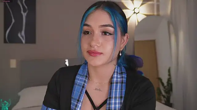 AnnyHizzle online show from 12.20.25