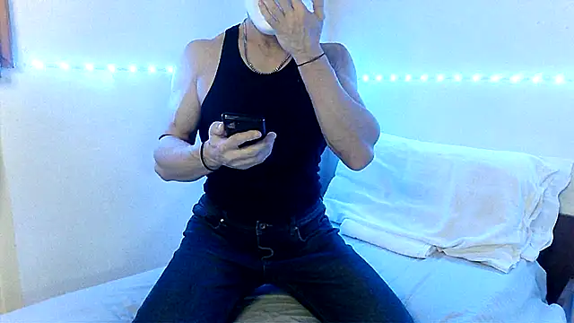 Snapshot of Alexx_Fit023 chatting on 02.23.25 Alexx Fit023 online show from 02.23.25