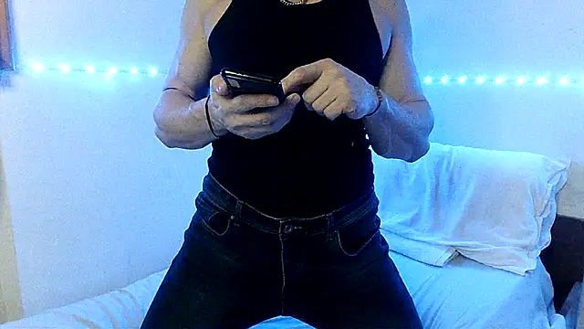 Snapshot of Alexx_Fit023 chatting on 03.17.25 Alexx Fit023 online show from 03.17.25