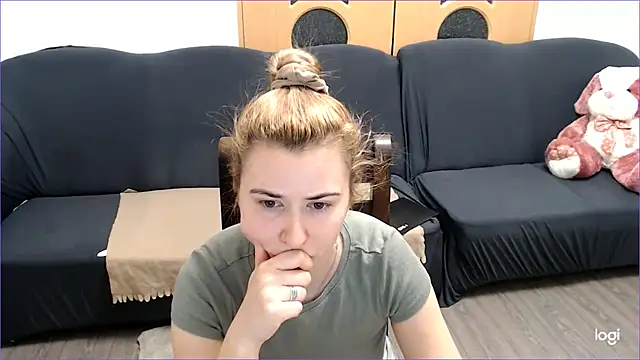 Snapshot of VioletaFlower7 chatting on 01.18.25 VioletaFlower7 online show from 01.18.25