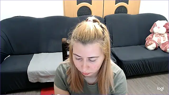 Snapshot of VioletaFlower7 chatting on 02.22.25 VioletaFlower7 online show from 02.22.25