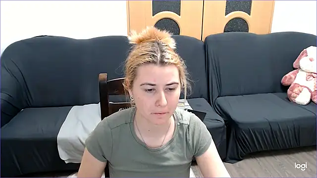 Snapshot of VioletaFlower7 chatting on 03.15.25 VioletaFlower7 online show from 03.15.25