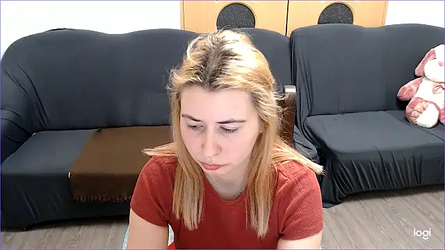 Snapshot of VioletaFlower7 chatting on 03.17.25 VioletaFlower7 online show from 03.17.25