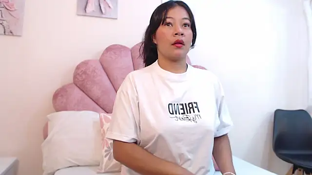 MilaaAdams online show from 06.17.26