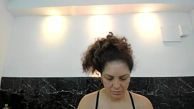 Juliabadlee online show from 03.06.25