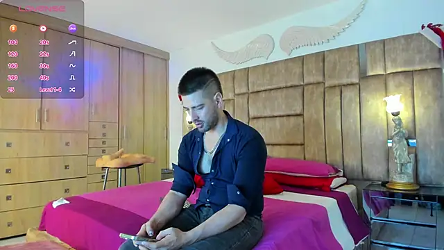 Snapshot of petterwilly1 chatting on 12.18.24 petterwilly1 online show from 12.18.24