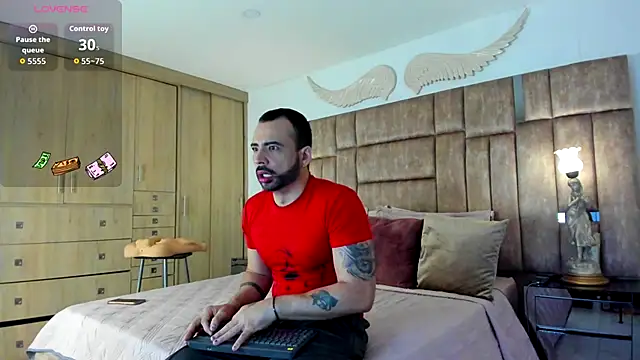 Snapshot of petterwilly1 chatting on 09.24.25 petterwilly1 online show from 09.24.25