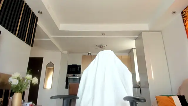 Alessa Burns online show from 03.05.25