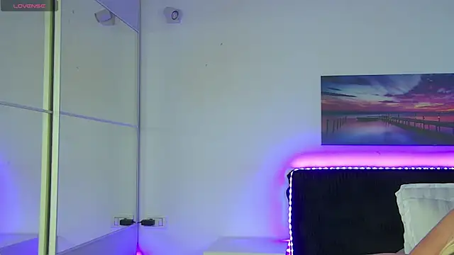 EmaCourtis online show from 01.09.26