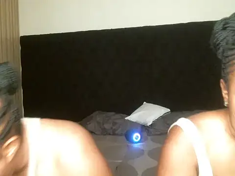 R-thequeen online show from 11.15.25