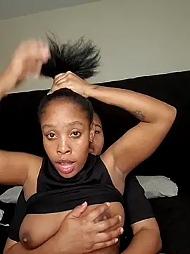 R-thequeen online show from 12.14.25