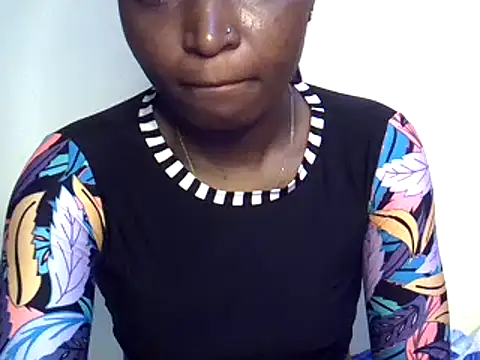 Snapshot of petite_12 chatting on 03.21.25 petite 12 online show from 03.21.25