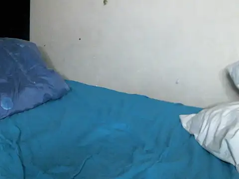 Snapshot of petite_12 chatting on 10.15.25 petite 12 online show from 10.15.25