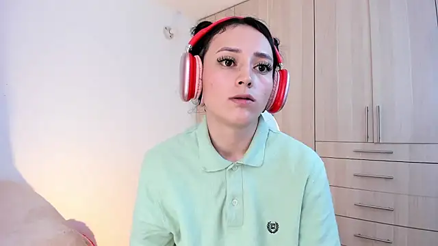 Snapshot of liaqueen610 chatting on 12.21.24 liaqueen610 online show from 12.21.24