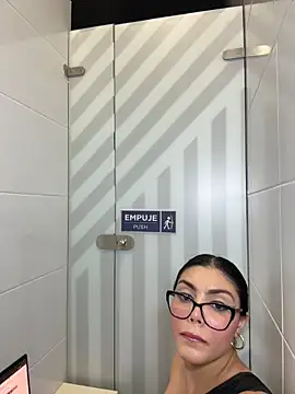 zui lu online show from 11.03.25