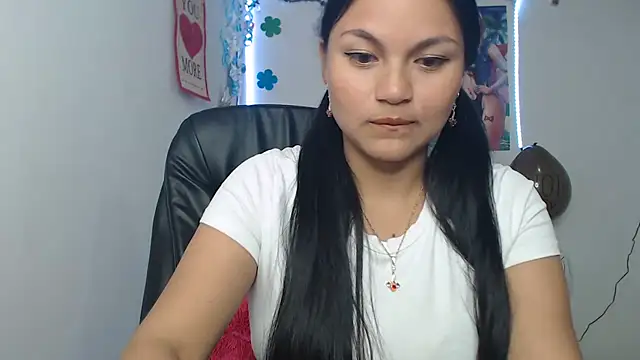 Snapshot of Zafiroweb09 chatting on 12.11.24 Zafiroweb09 online show from 12.11.24