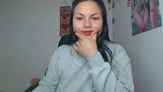 Snapshot of Zafiroweb09 chatting on 12.27.24 Zafiroweb09 online show from 12.27.24