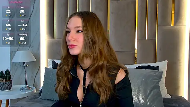 Snapshot of LeslieMines chatting on 01.26.25 LeslieMines online show from 01.26.25