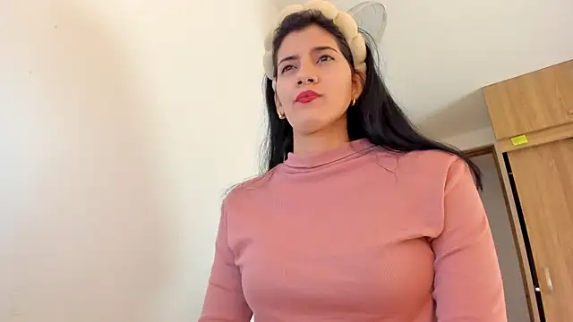 misstoya online show from 02.05.25