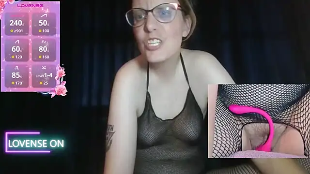 Snapshot of PernillaGirl chatting on 05.13.26 PernillaGirl online show from 05.13.26