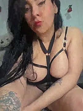 Snapshot of bigboobsrose1 chatting on 05.12.26 bigboobsrose1 online show from 05.12.26