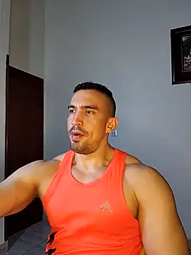 Snapshot of jhay-crux chatting on 03.08.25 jhay-crux online show from 03.08.25