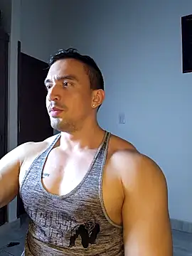 Snapshot of jhay-crux chatting on 11.04.25 jhay-crux online show from 11.04.25