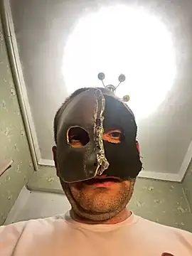 Snapshot of Ariel_Ari chatting on 02.13.25 Ariel Ari online show from 02.13.25