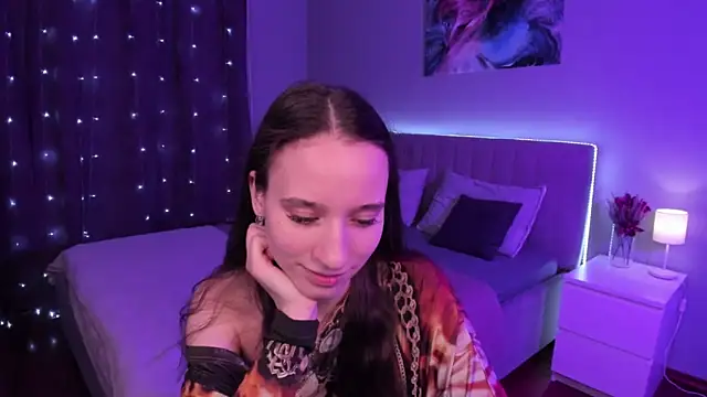 Snapshot of StaceySunny chatting on 01.12.25 StaceySunny online show from 01.12.25