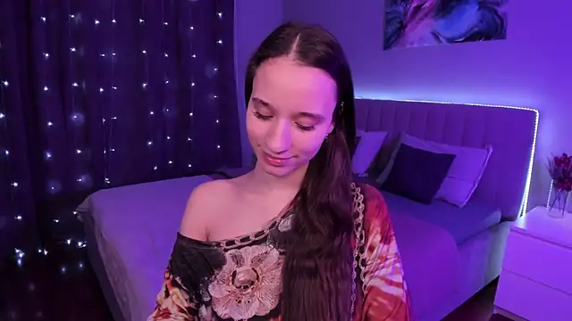 Snapshot of StaceySunny chatting on 01.12.25 StaceySunny online show from 01.12.25