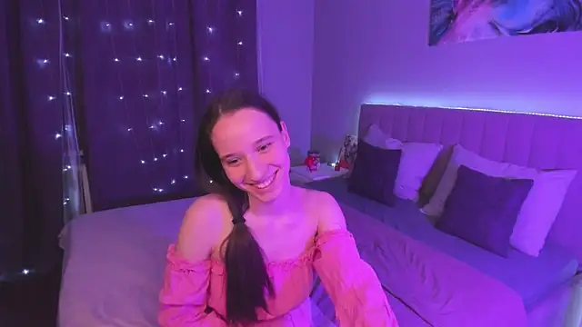 Snapshot of StaceySunny chatting on 02.17.25 StaceySunny online show from 02.17.25