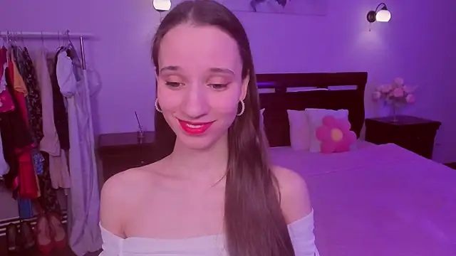 Snapshot of StaceySunny chatting on 02.18.26 StaceySunny online show from 02.18.26