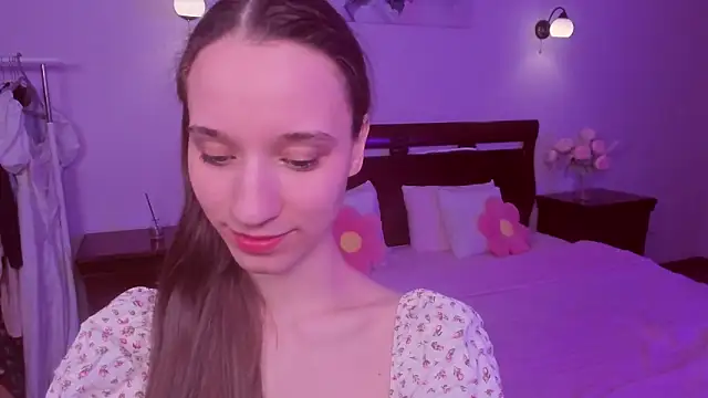 Snapshot of StaceySunny chatting on 02.20.26 StaceySunny online show from 02.20.26