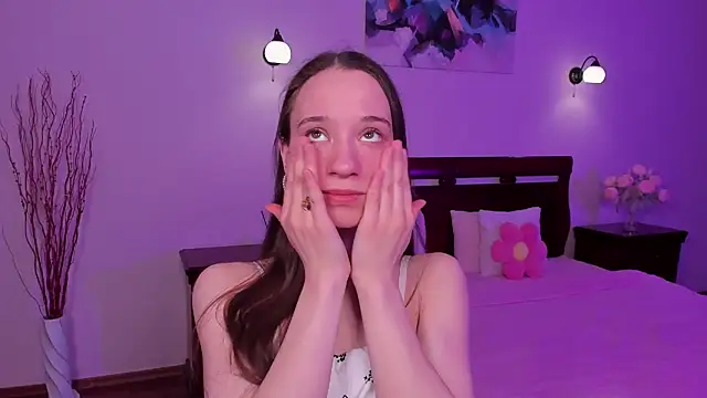 Snapshot of StaceySunny chatting on 02.26.26 StaceySunny online show from 02.26.26