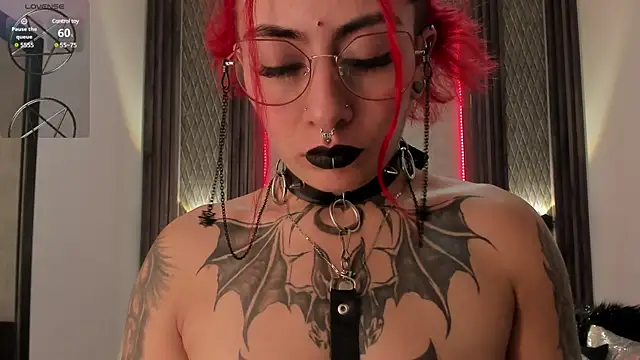 selene red  online show from 01.17.25