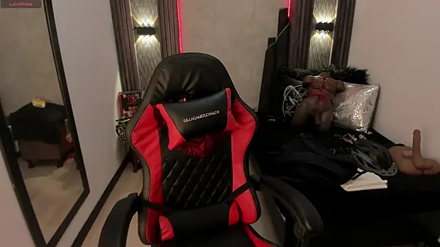 selene red  online show from 01.18.25